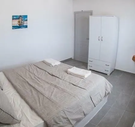 Traditional Elia * Elia (Mykonos)